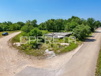 Building plot 999 m², Tar-Vabriga - permit for a 290 m² house - 7