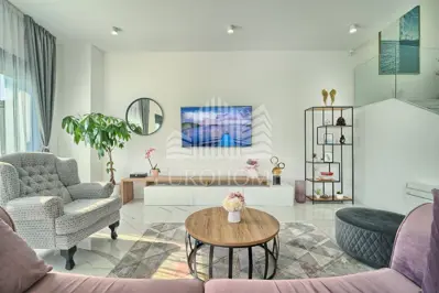 Split, Strožanac, Villa u privatnom elitnom kompleksu, bazen, garaža, - 16