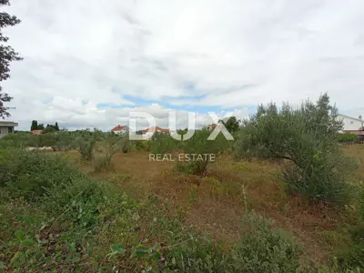 Baugrundstück in Sukošan, 350 m vom Meer und der Marina entfernt - 3