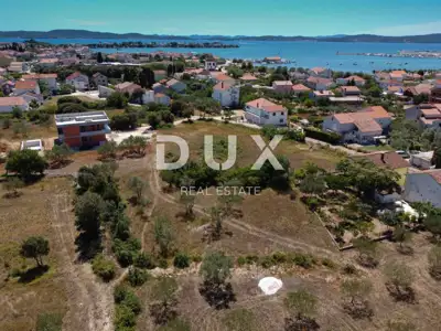 Baugrundstück in Sukošan, 350 m vom Meer und der Marina entfernt - 7