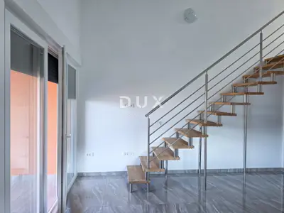 OTOK RAB, BANJOL - Dvoetažni stan s galerijom blizu mora - 5