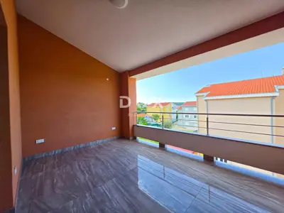 OTOK RAB, BANJOL - Dvoetažni stan s galerijom blizu mora - 9