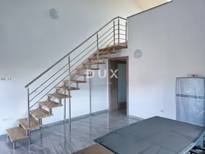 OTOK RAB, BANJOL - Dvoetažni stan s galerijom blizu mora - 6