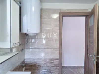 OTOK RAB, BANJOL - Dvoetažni stan s galerijom blizu mora - 11