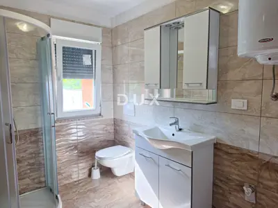 OTOK RAB, BANJOL - Dvoetažni stan s galerijom blizu mora - 10