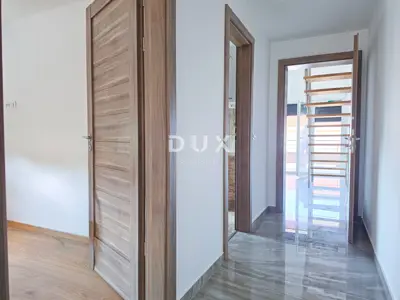 OTOK RAB, BANJOL - Dvoetažni stan s galerijom blizu mora - 15