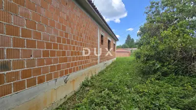 House 203 m², Gračišće - privacy and open view - 16