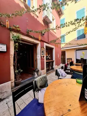 Poslovni prostor i apartman, Rovinj - drugi red do mora - 20