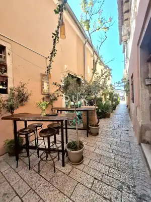 Poslovni prostor i apartman, Rovinj - drugi red do mora - 19