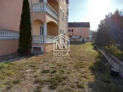 House 807 m², Vodice-Srima - 16 rooms and yard - 12