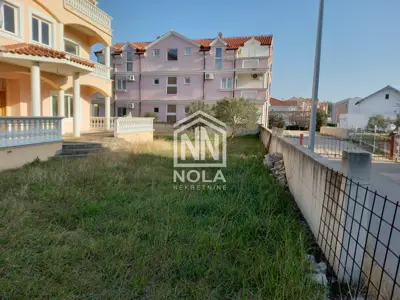 House 807 m², Vodice-Srima - 16 rooms and yard - 2