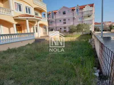 House 807 m², Vodice-Srima - 16 rooms and yard - 4