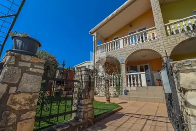 Kuća, Štinjan, Pula - mirna ulica i otvoren pogled