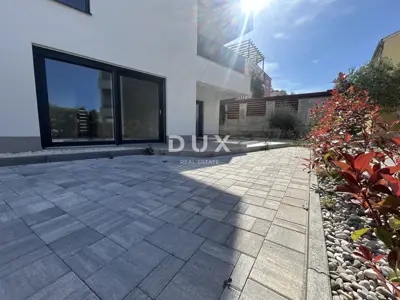 Wohnung 109,5 m², Vodice - Erdgeschoss, Garten und 2 Parkplätze