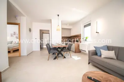 House with a pool, Vrsi near Zadar - 4 apartments - 7