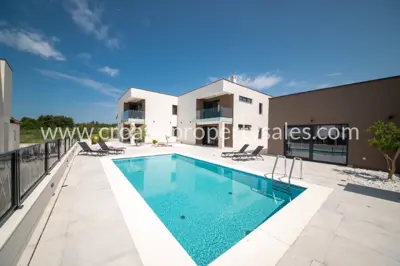 Haus mit Pool, Vrsi bei Zadar - 4 Apartments