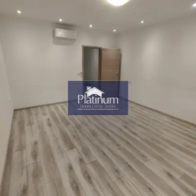 Stan 73 m², Pula Centar - renoviran i balkon - 5