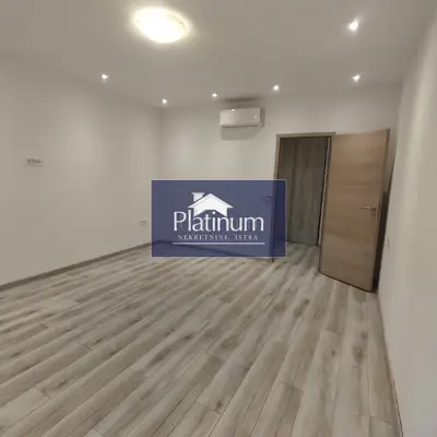 Stan 73 m², Pula Centar - renoviran i balkon - 4