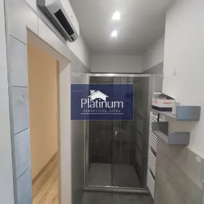 Stan 73 m², Pula Centar - renoviran i balkon - 20