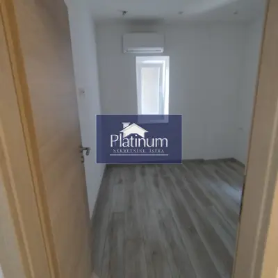 Stan 73 m², Pula Centar - renoviran i balkon - 13