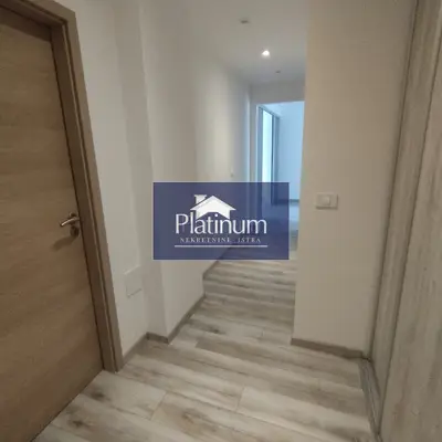 Stan 73 m², Pula Centar - renoviran i balkon - 17