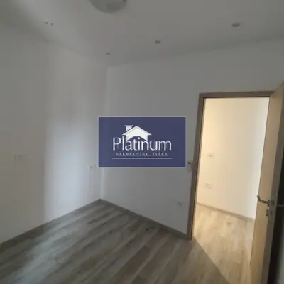 Stan 73 m², Pula Centar - renoviran i balkon - 12
