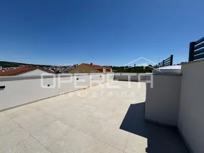Sunny two-bedroom apartment with roof terrace (64 m²) - 2 min from the beach, Okrug Gornji - 5