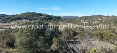 Poljoprivredno zemljište 11.607 m², otok Vis - blizu mora
