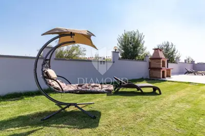 Pula, prostrana Villa sa bazenom i jacuzzijem - 11
