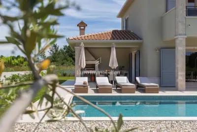 House 170 m², Labin - pool and yard 1,298 m² - 4