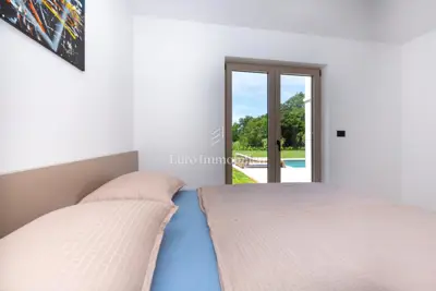 House 170 m², Labin - pool and yard 1,298 m² - 22