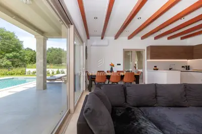House 170 m², Labin - pool and yard 1,298 m² - 7