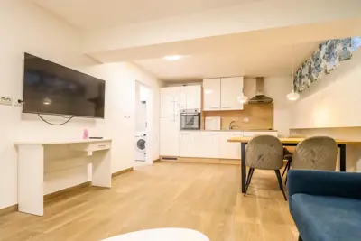 Poslovni prostor 110 m², Trešnjevka - tri prostora - 2