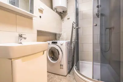 Poslovni prostor 110 m², Trešnjevka - tri prostora - 13