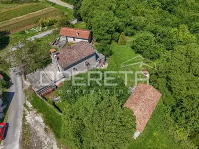 Grundstück 23.900 m², Šumber - drei Steinhäuser und Ruhe - 16