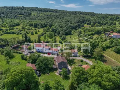 Grundstück 23.900 m², Šumber - drei Steinhäuser und Ruhe - 2