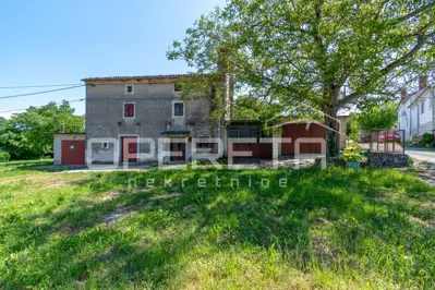 Grundstück 23.900 m², Šumber - drei Steinhäuser und Ruhe - 4