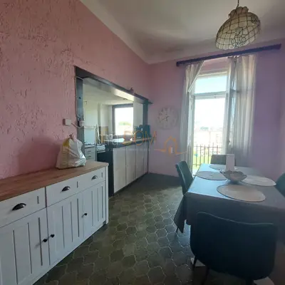Stan 96 m², Pula Centar - 3 spavaće sobe i terasa - 7