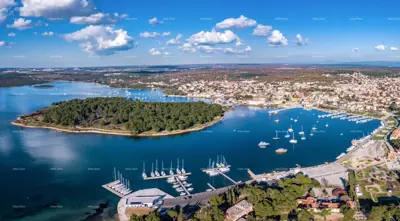 Građevinsko zemljište 1.058 m², Medulin - 500 m od mora