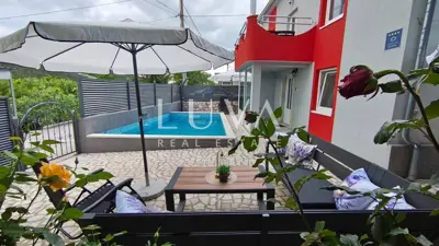 Haus 170 m², Križišće - Pool und Jacuzzi