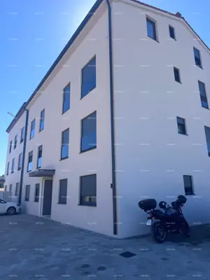 Valbandon! Doetažni stan. Blizina plaža.