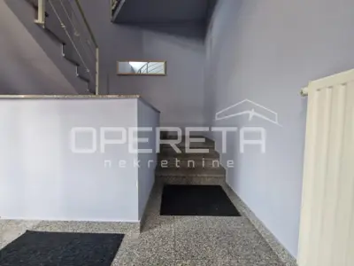 House 130 m², Gospić Centar - apartment and commercial premises - 21