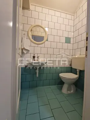 House 130 m², Gospić Centar - apartment and commercial premises - 17