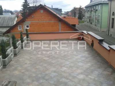 House 130 m², Gospić Centar - apartment and commercial premises - 8