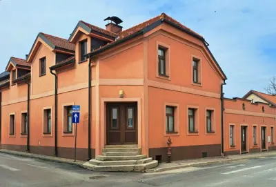House 130 m², Gospić Centar - apartment and commercial premises