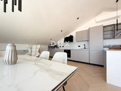 OPATIJA, CENTAR - penthouse u centru Opatije s više terasa, panoramski - 12