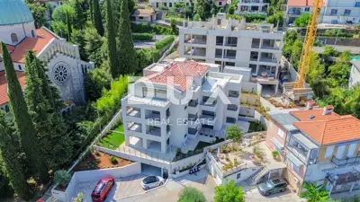 OPATIJA, CENTAR - penthouse u centru Opatije s više terasa, panoramski