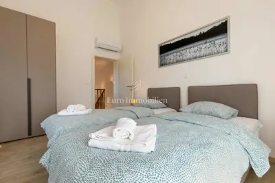 Vila 170 m², Sveti Lovreč Labinski - pogled na more i bazen - 9