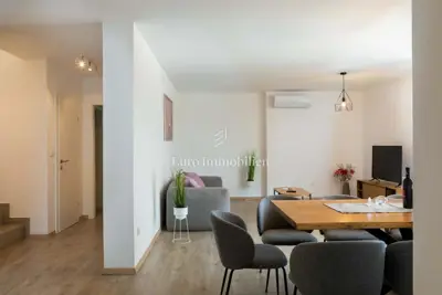 Vila 170 m², Sveti Lovreč Labinski - pogled na more i bazen - 3