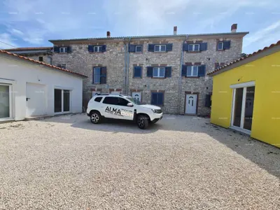 Steinhaus 174 m², Svetvinčenat - Pool und Hof - 2